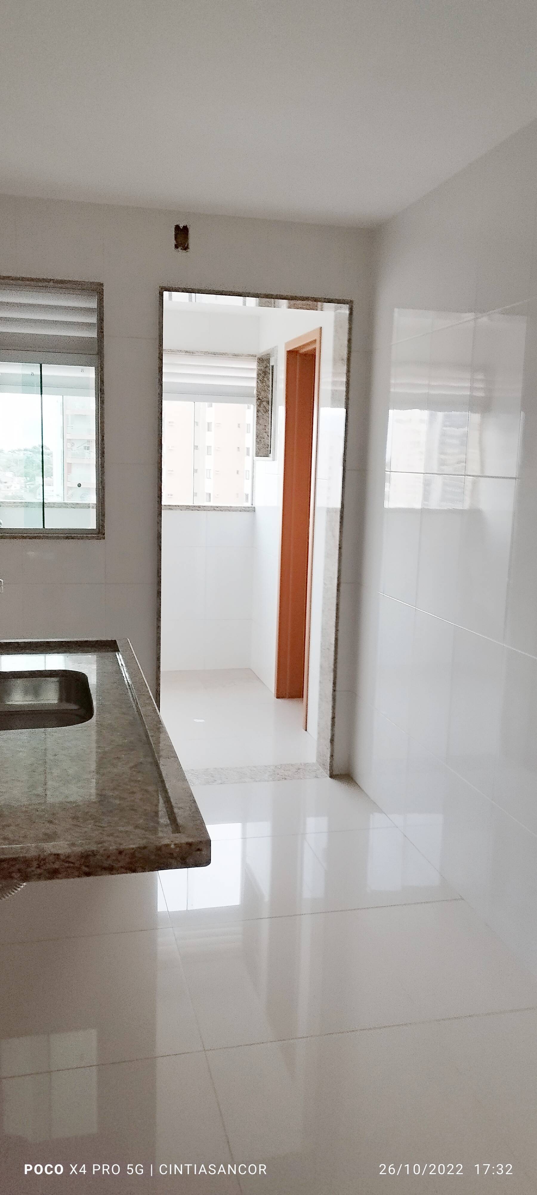 Apartamento à venda com 3 quartos, 97m² - Foto 3