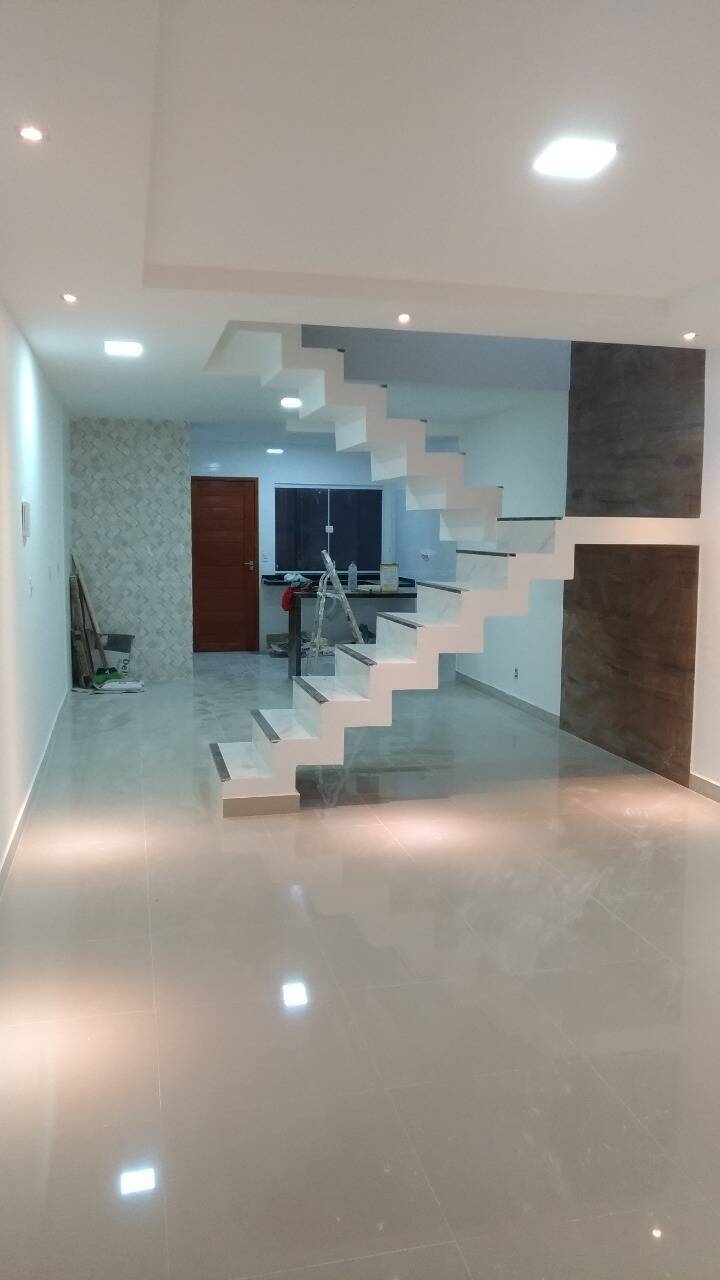 Casa à venda com 3 quartos - Foto 1