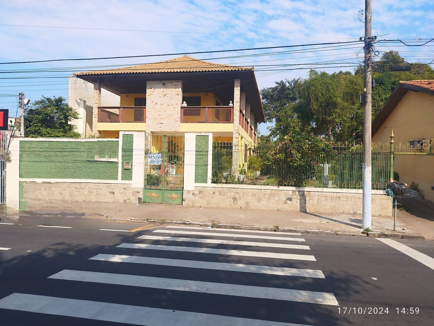 Casa à venda com 5 quartos, 1400m² - Foto 1