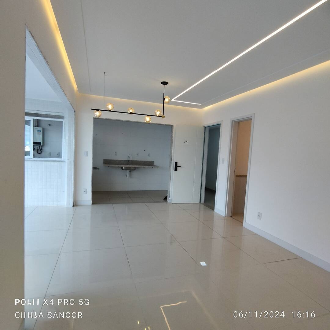 Apartamento para alugar com 2 quartos, 98m² - Foto 4