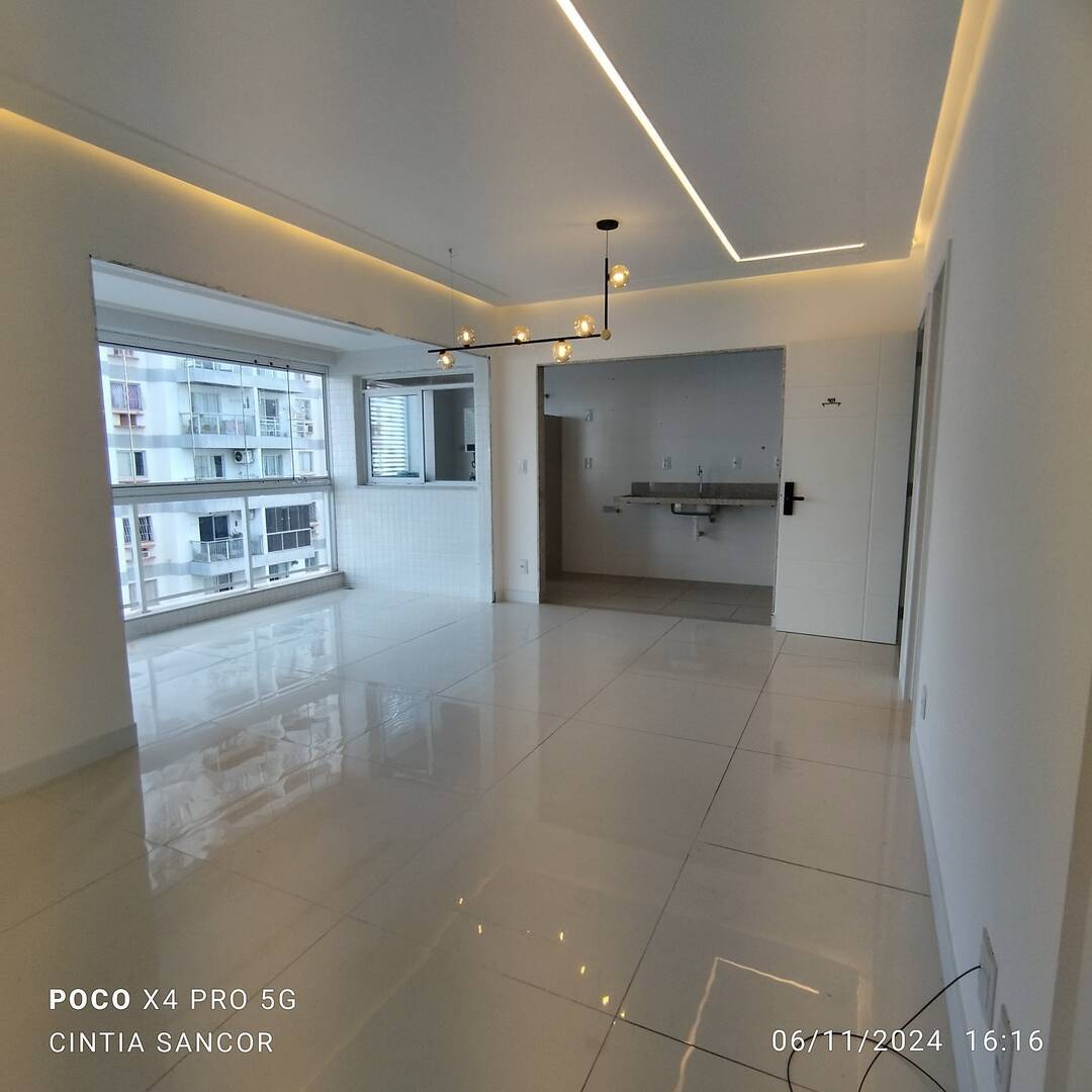 Apartamento para alugar com 2 quartos, 98m² - Foto 5
