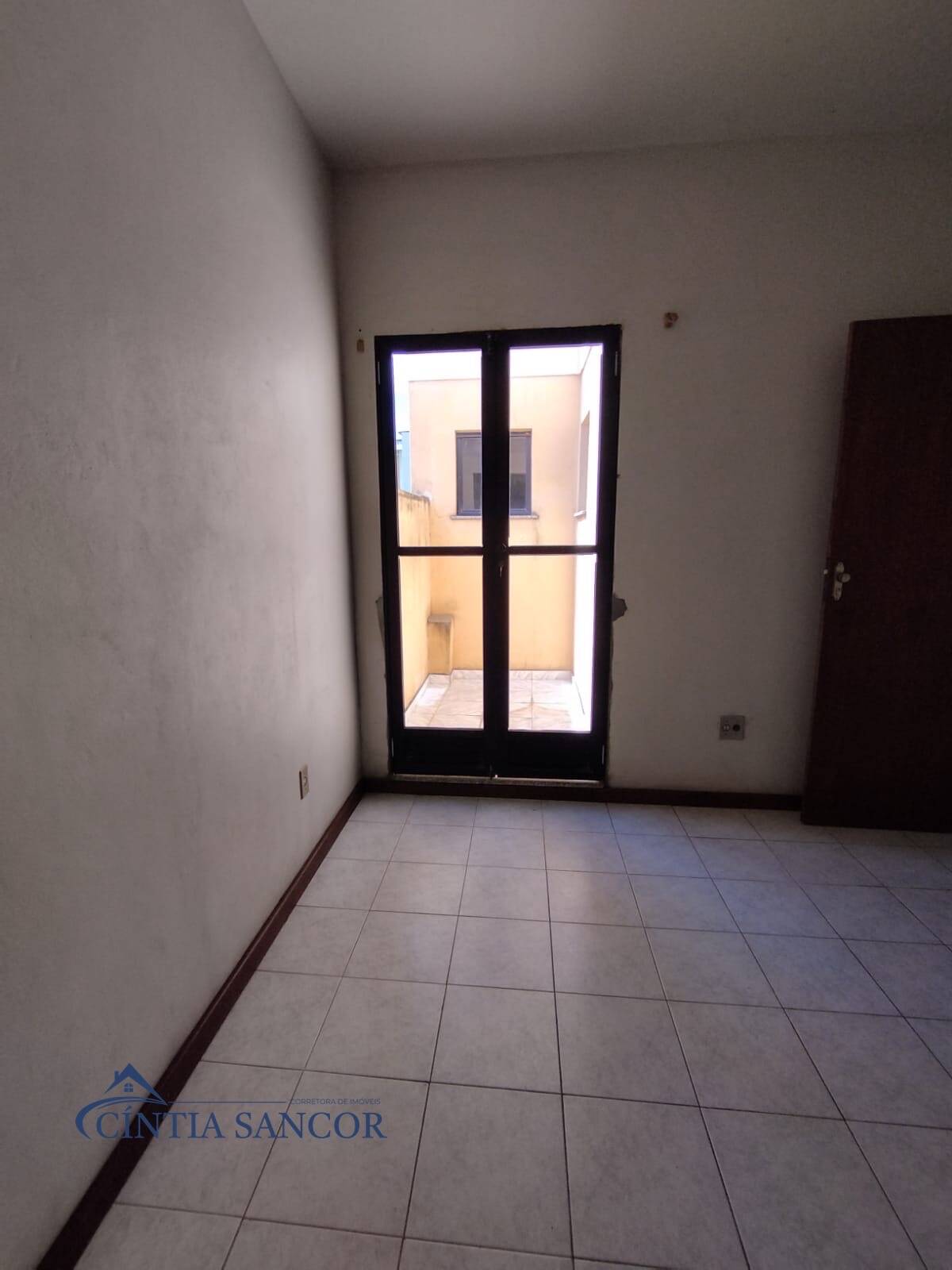 Apartamento à venda e aluguel com 2 quartos, 60m² - Foto 2