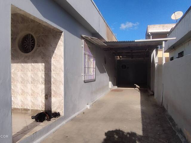 #175 - Casa para Venda em Campos dos Goytacazes - RJ