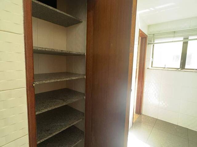 #388 - Apartamento para Locação em Campos dos Goytacazes - RJ