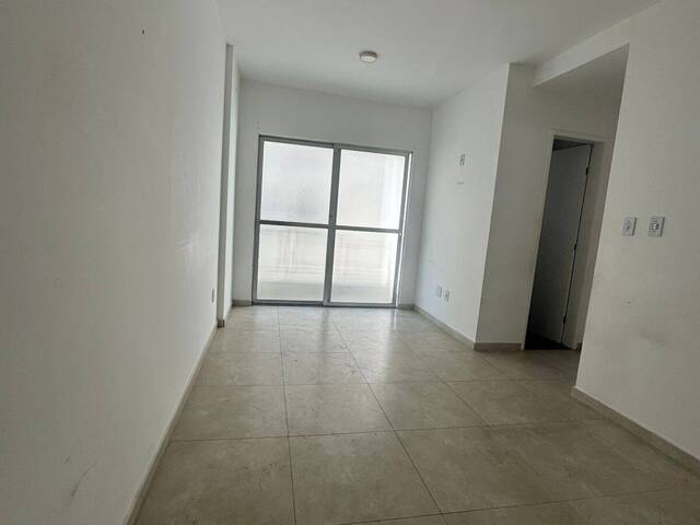 #447 - Apartamento para Locação em Campos dos Goytacazes - RJ